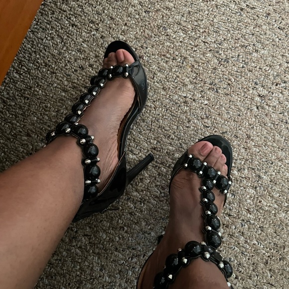 Black heels sandals barely worn - Picture 3 of 7